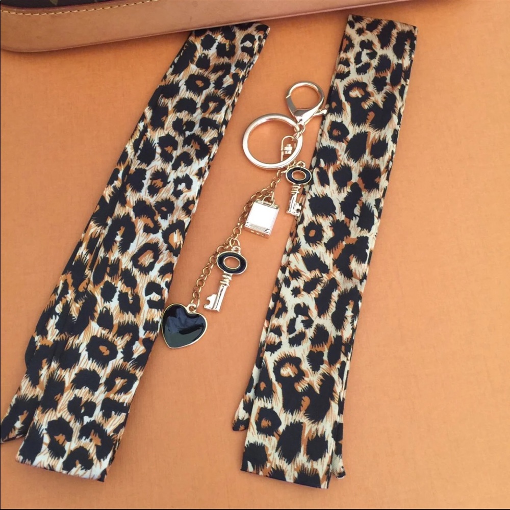 ❤️❤️❤️Lock&keys charm+skinny leopard twilly ❤️❤️❤️ - Picture 3 of 3